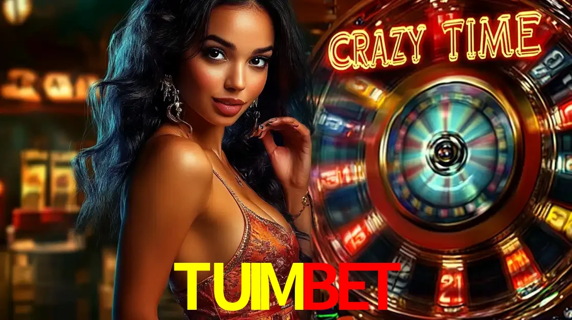 Mulher elegante ao lado da vibrante roda da fortuna do jogo de cassino ao vivo Crazy Time, um dos game shows mais populares e cheios de prêmios do TUIMBET.